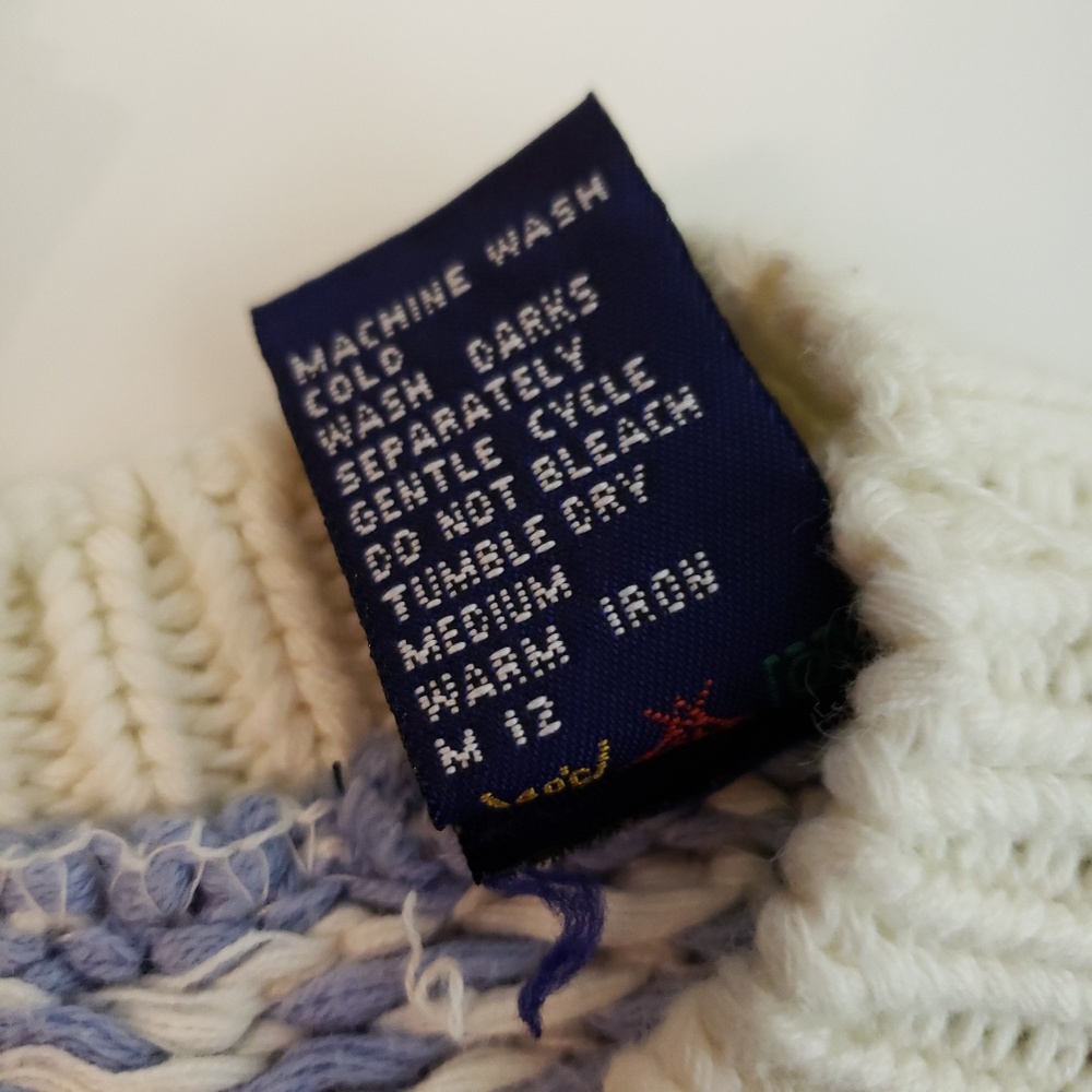 GAP Sweater - Picture 5 of 6